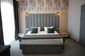 Dynasty Hotel