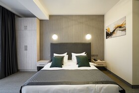 Dynasty Hotel