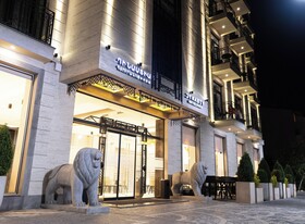 Dynasty Hotel