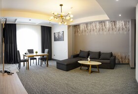 Dynasty Hotel