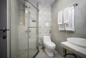 Dynasty Hotel