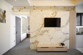 Dynasty Hotel