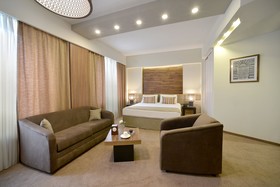 Minotel Barsam Suites