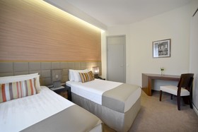Minotel Barsam Suites