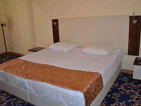 Royal Plaza Hotel