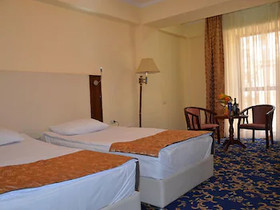 Royal Plaza Hotel