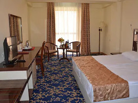 Royal Plaza Hotel