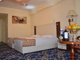 Royal Plaza Hotel