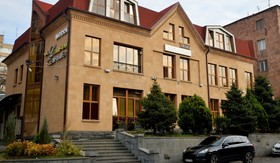 Yerevan Deluxe Hotel