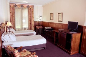 Gardi Hotel & Suites