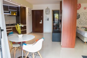 Shoshana Apart Boutique