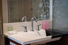 Shoshana Apart Boutique