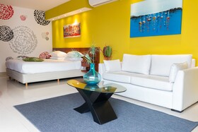 Shoshana Apart Boutique