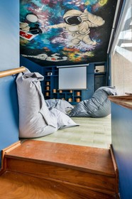 Onas Hostel & Suites