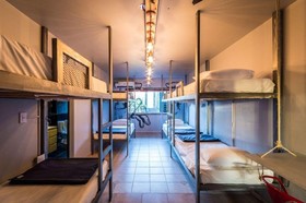 Onas Hostel & Suites