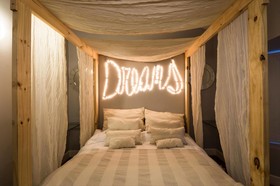 Onas Hostel & Suites