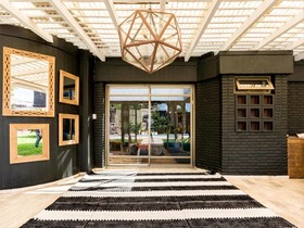 Onas Hostel & Suites