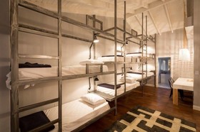 Onas Hostel & Suites