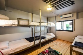 Onas Hostel & Suites