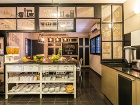 Onas Hostel & Suites