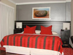 Zoom Apartments