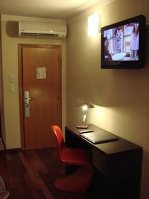 Zoom Apartments