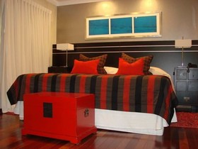 Zoom Apartments