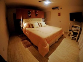 Arroyo Suite House