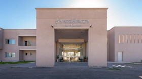 Howard Johnson by Wyndham San Francisco Resort & Conv Center