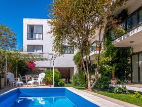 Paradise Apartments