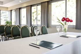 Portal Plaza Suites