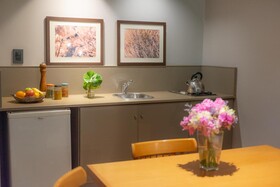 Portal Plaza Suites