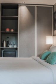Portal Plaza Suites