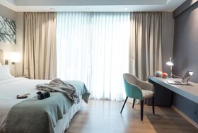 Portal Plaza Suites