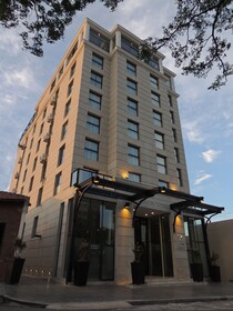 Premium Tower Suites