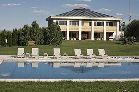 Estancia Mendoza Wine Hotel