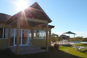 Brisas del Lago Apart and Hotel