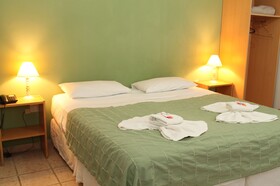 Brisas del Lago Apart and Hotel