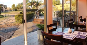 Brisas del Lago Apart and Hotel