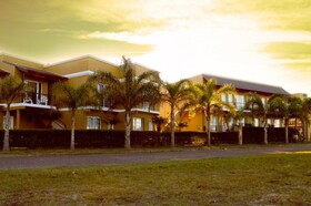 Brisas del Lago Apart and Hotel