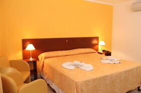 Brisas del Lago Apart and Hotel
