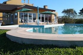 Brisas del Lago Apart and Hotel