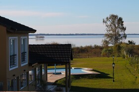 Brisas del Lago Apart and Hotel