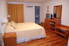 Alexander Hotel