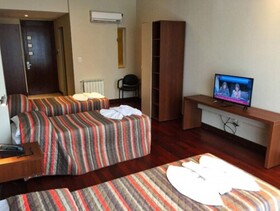 Roomie Salta by DOT Suites