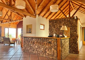 Aparts La Balconada by DOT Suites