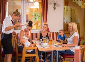 Thermenhotel  Kurz
