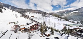 Ski-in-Ski-Out Hotel Garni Berghof