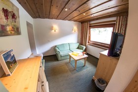 Ski-in-Ski-Out Hotel Garni Berghof
