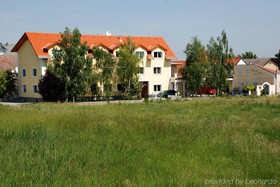 Der Winzerhof Bed & Breakfast Achau